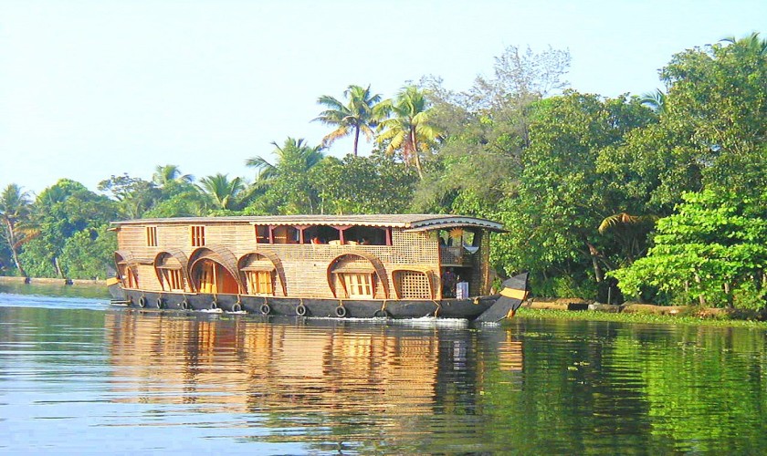 Staying in Houseboat
