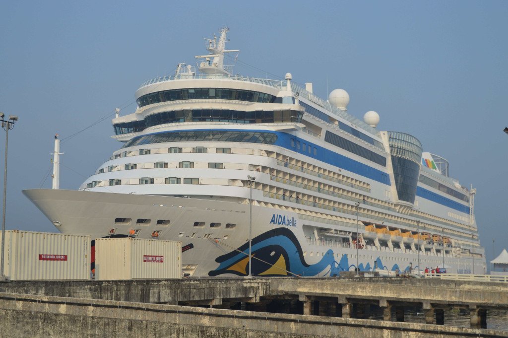 dubai kochi cruise ship service