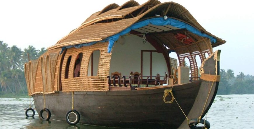 houseboat-backwaters-kerala-sreestours-india-e1465476572293-870x442