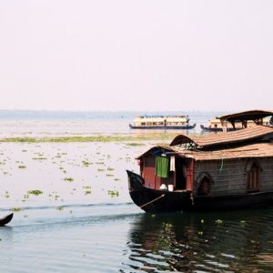 Riding-houseboat-in-Vembanad-lake