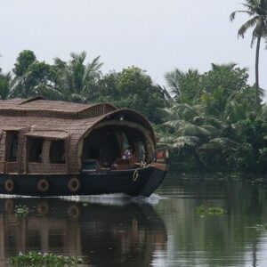 Kerala Houseboat Tour Package – Experience Luxury, Nature & Culture Combined
