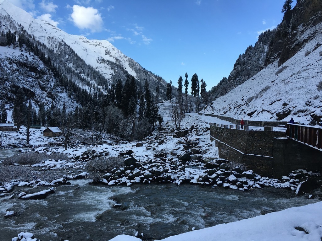 Chandanwari,_Jammu_and_Kashmir,_India_after_snowfall (1)