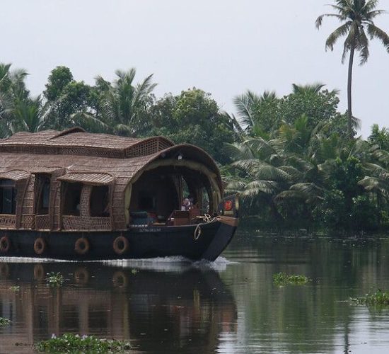 kumarakom-houseboat-in-kerala
